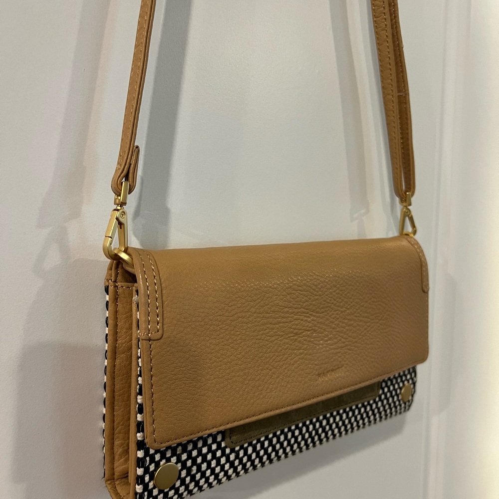 Hammitt-AJ cross body clutch -California Sunday-like new!